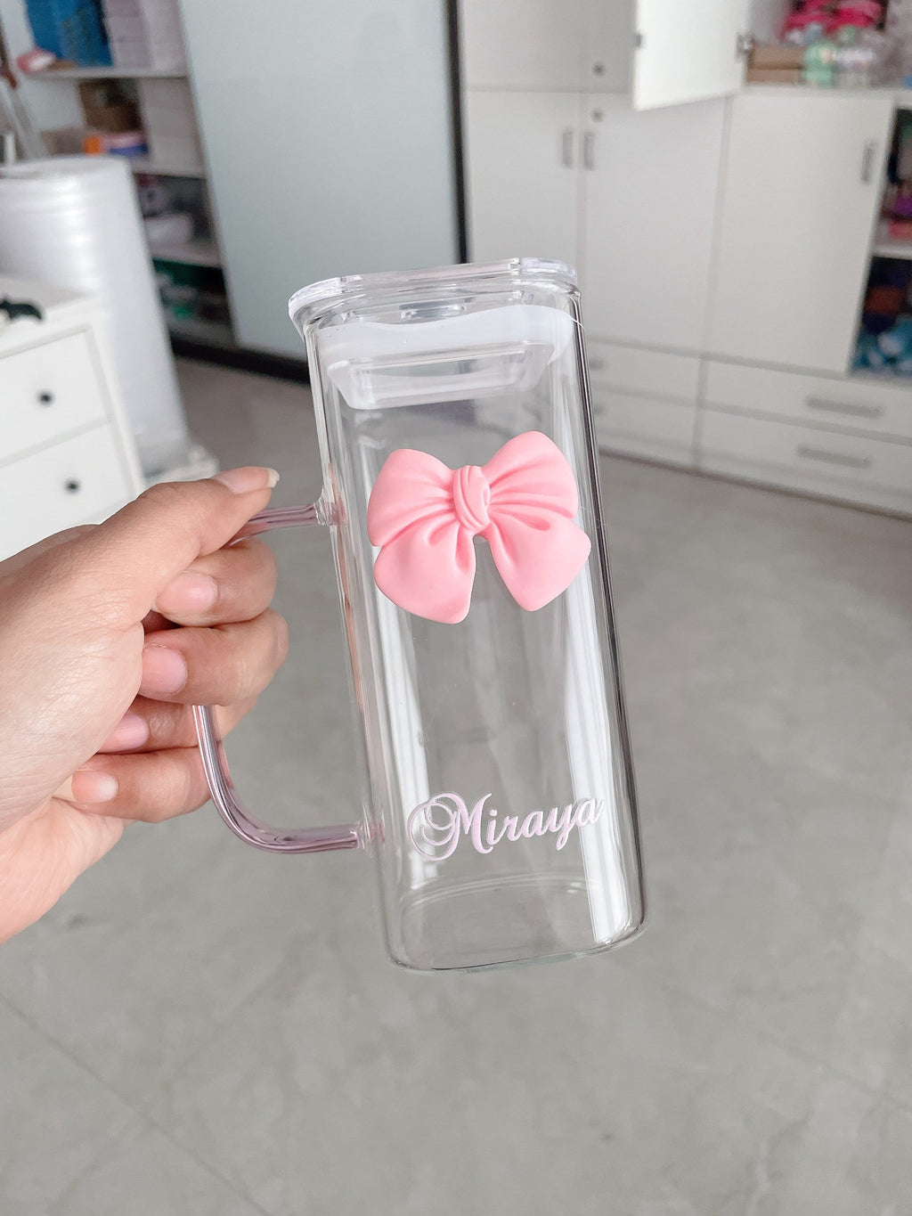 Chic Bow Glass Tumbler with Handle And Straw | 400ml